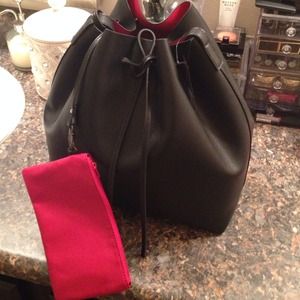 Forever 21 Bags - FORVER 21 faux leather bucket bag Forever 21 Bags - FORVER 21 faux leather bucket bag