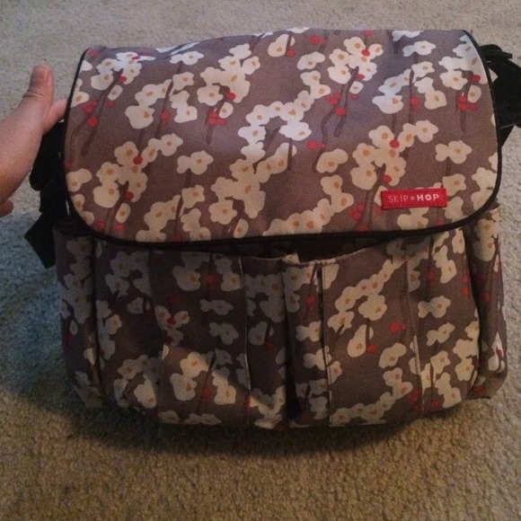 Skip Hop Messenger Diaper Bag