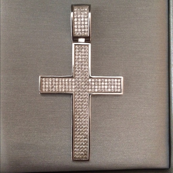 Diamond cross
