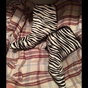 Valerie Stevens zebra boots