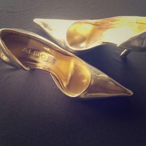 Metallic Aldo shoe, No box. 4" heel