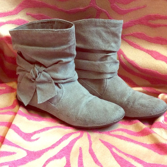 Gray Boots w/ Side Tie - Picture 1 of 4