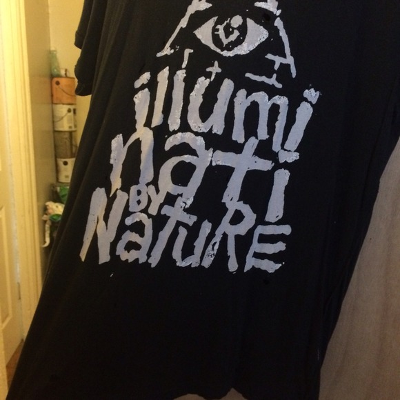 ❤️for my lovey❤️Unif illuminati by nature tee