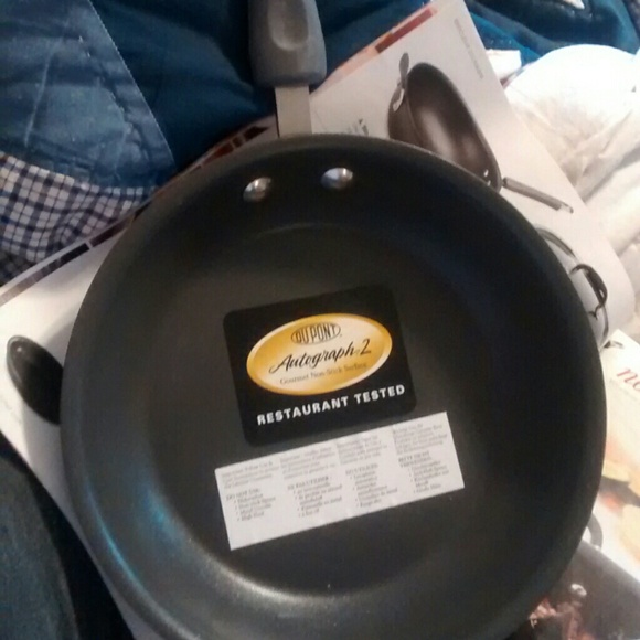 New 8" pampered chef skillet