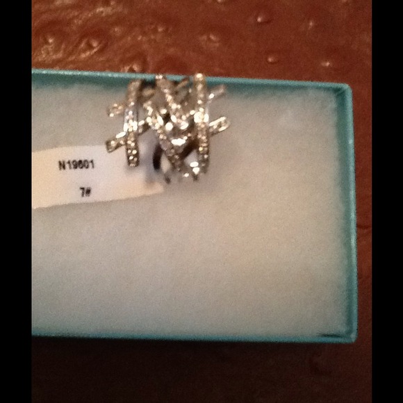 CZ ring - Picture 2 of 2