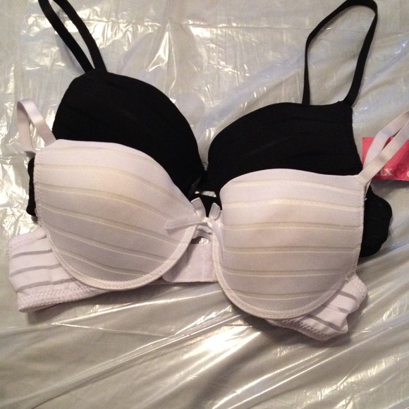 Padded black & white bras