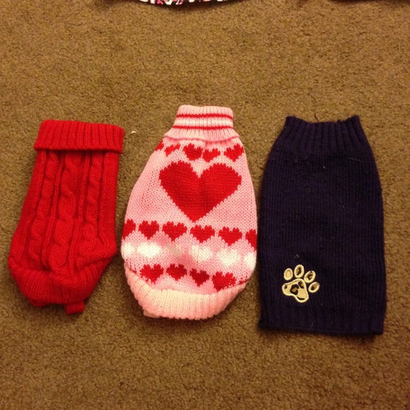 Assorted Dog Clothes - Picture 2 of 4