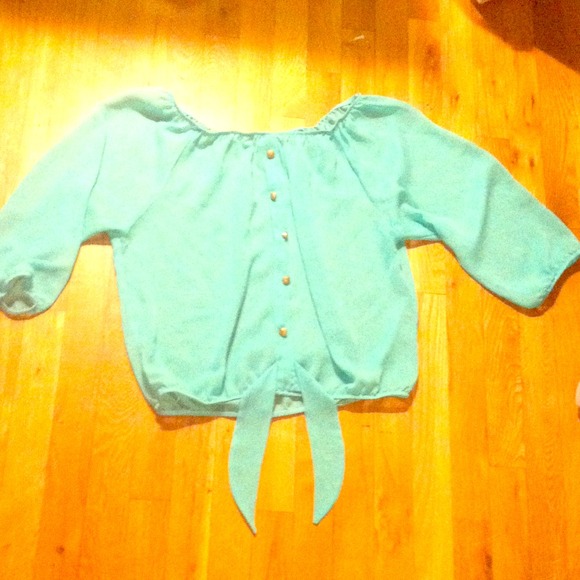 Tiffany blue 3 quarter sleeve top