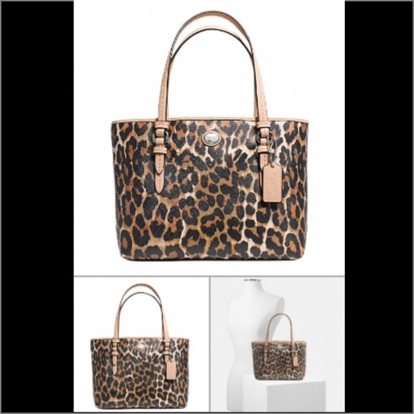 🎉HP 12/5/14🎉 🎁 Coach Ocelot print Tote🎁 - Picture 2 of 3