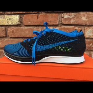 Flyknit Racer