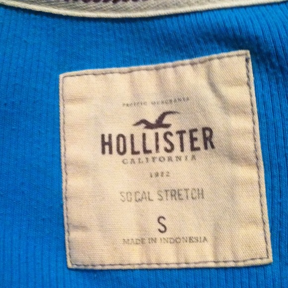 Long sleeve turquoise hollister shirt - Picture 2 of 2