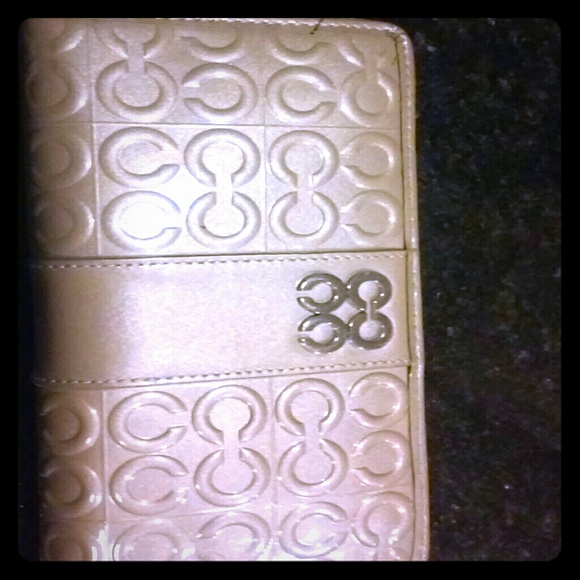 Authentic long wallet coach barely used!