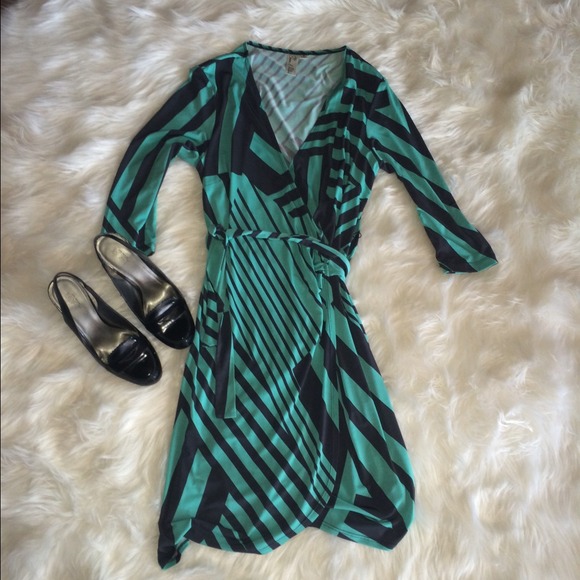 Wrap around dress‼️LAST PRICE DROP‼️