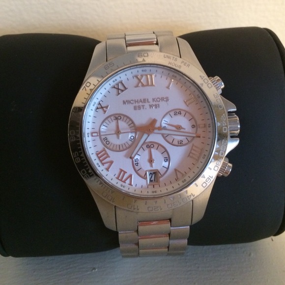 🎉🎉PRICE REDUCED!! Women's Michael Kors Watch