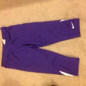 NIKE dri-fit workout capris!