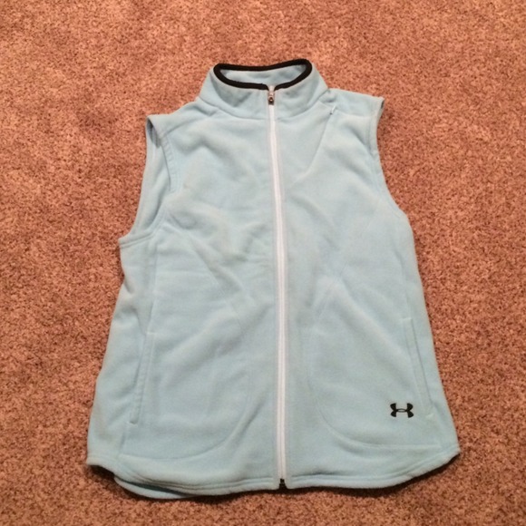 🎉🎉PRICE REDUCED Under Armour Women's fleece vest