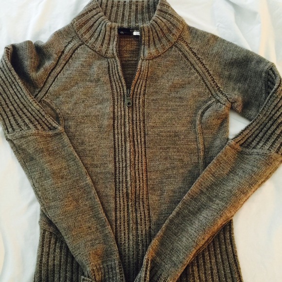 BUNDLED Billabong  Grey Sweater Med