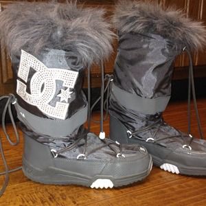Snow boots like new