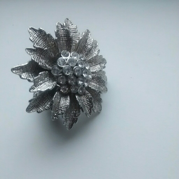 Statement Ring - Picture 4 of 4