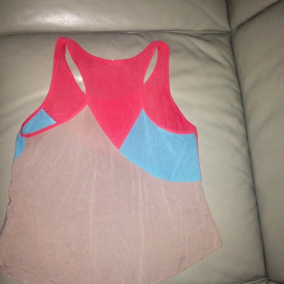 Beautiful 3color tank top !! 🎀 - Picture 2 of 3