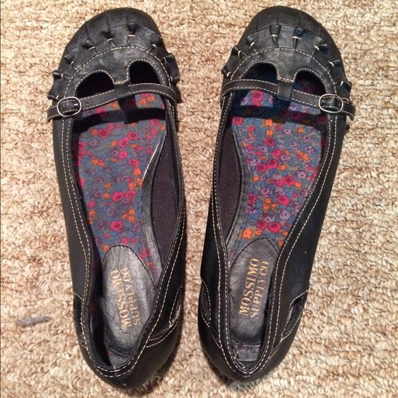 Cute black flats - Picture 3 of 4