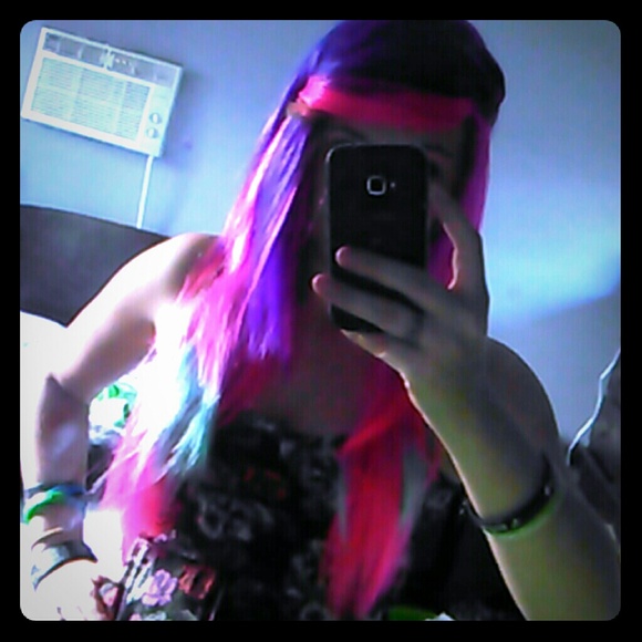 Synthetic wig.