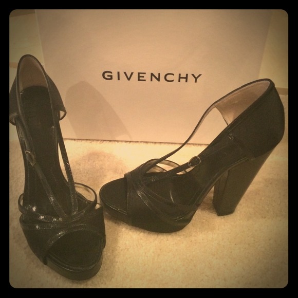 💋Fabulous Givenchy shoes 💋