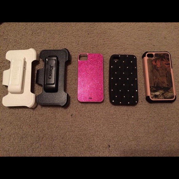 iPhone 5 belt clip(wht) & iPhone 4 belt clip(blck) - Picture 1 of 1