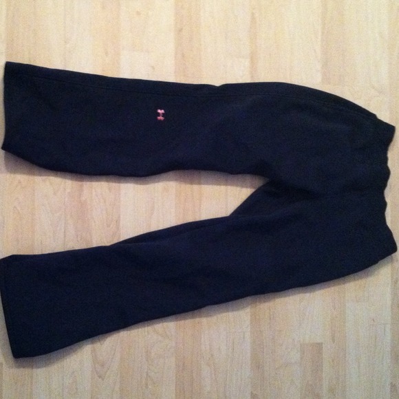 Black under aurmor sweatpants!