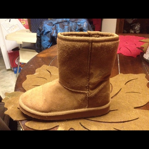Little girl brown boots