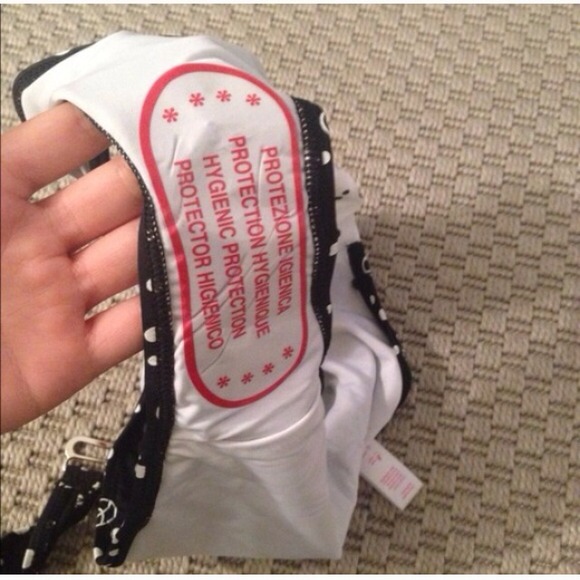 🚫SOLD: NEW Black and white bikini set - Picture 4 of 4