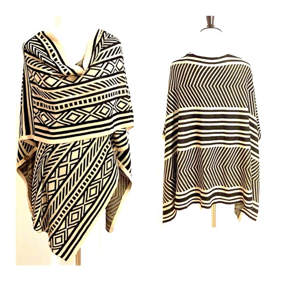 SOLD OUT Soft Aztec Print Over-Sweater/Poncho/Wrap - Picture 2 of 4