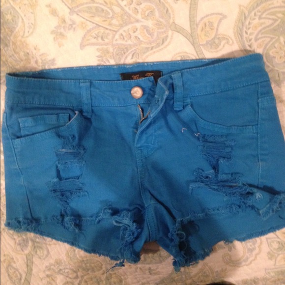 Blue Ripped Jean Shorts - Picture 3 of 3