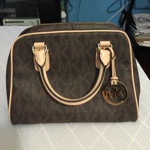 [HOLDforcinthia] Michael Kors handbag