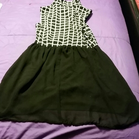 Dress - Picture 2 of 2