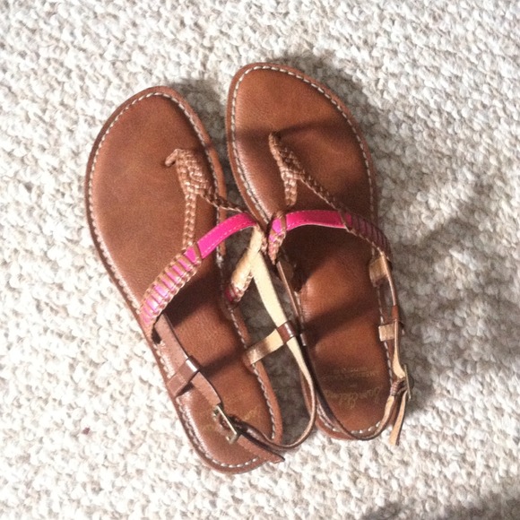 American Eagle Sandles
