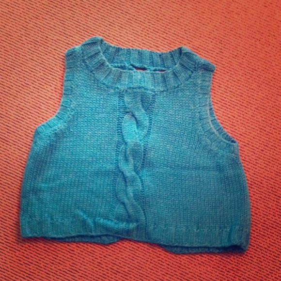 Carole Little hand knit cropped real sweater vest