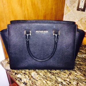 Brand New Michael Kors Selma satchel