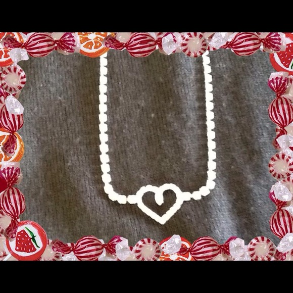 VINTAGE RHINESTONE HEART NECKLACE