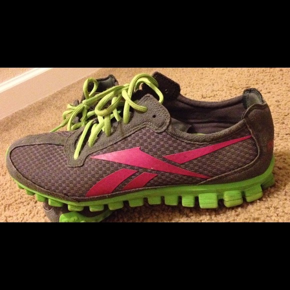 Reebok tennis shoes - Picture 3 of 4