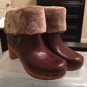 🚫REDUCED🚫 BRAND NEW COZY UGG CLOG BOOTS SIZE 9
