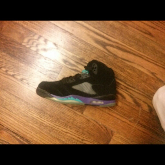 Jordan 5 Black Grapes - Picture 2 of 3