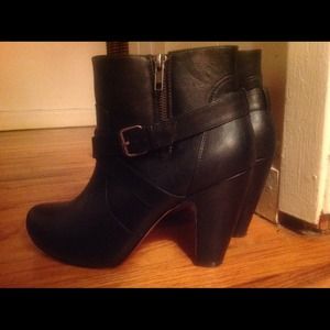 Madden Girl black boots worn once