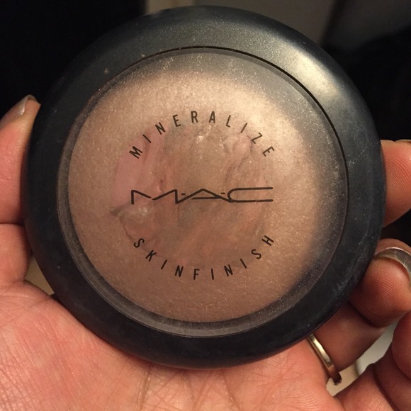 MAC Mineralized Skinfinish