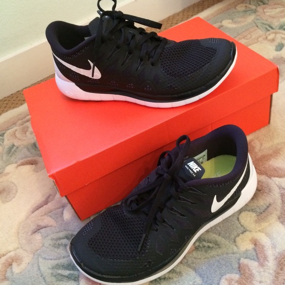 Black Nike Free Run - Picture 2 of 4