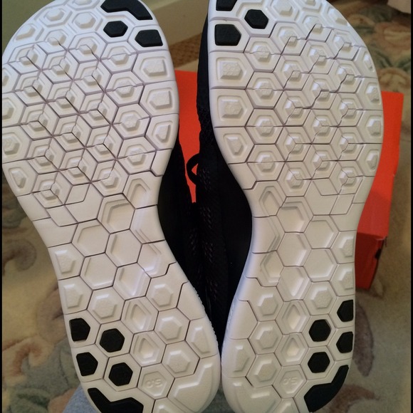 Black Nike Free Run - Picture 3 of 4