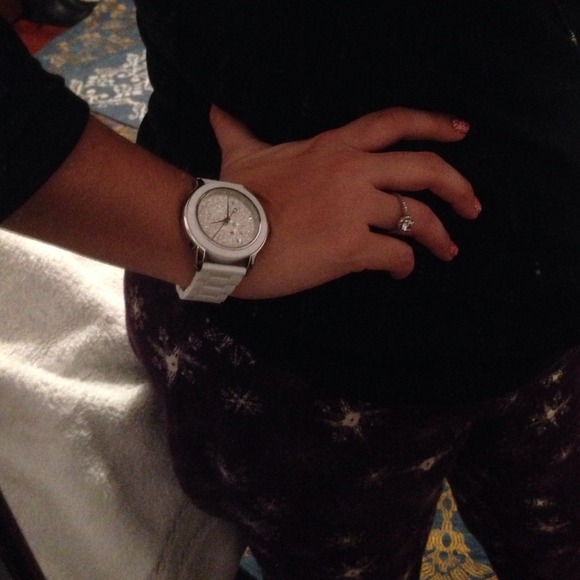 DKNY watch - Picture 3 of 3