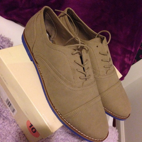 BRAND NEW OXFORD MADDEN GIRL SHOES!