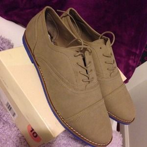 BRAND NEW OXFORD MADDEN GIRL SHOES!