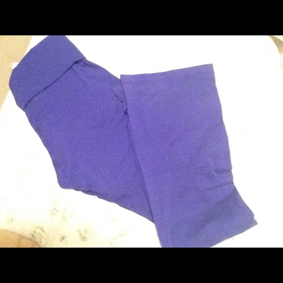 Folded yoga pants